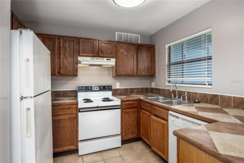 Condo in Gainesville, Florida, 2 bedrooms  № 1858264 - photo 7