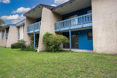 Condo in Gainesville, Florida, 2 bedrooms  № 1858264 - photo 23