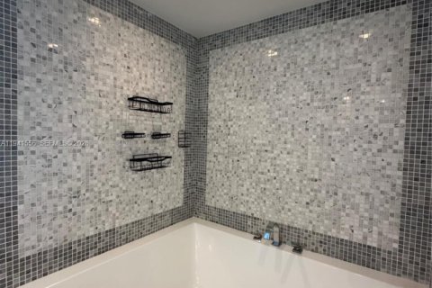 Copropriété à louer à Miami, Floride: 1 chambre, 74.23 m2 № 1998885 - photo 7