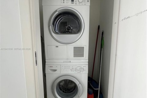 Copropriété à louer à Miami, Floride: 1 chambre, 74.23 m2 № 1998885 - photo 9