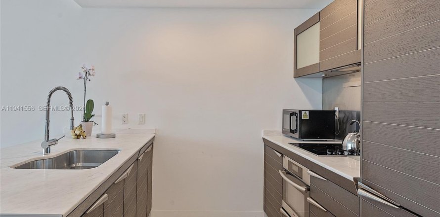 Condo à Miami, Floride, 1 chambre  № 1998885