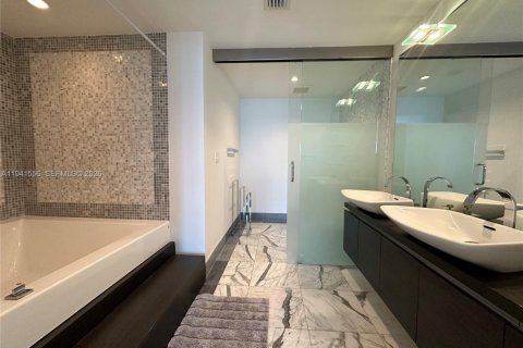 Copropriété à louer à Miami, Floride: 1 chambre, 74.23 m2 № 1998885 - photo 6