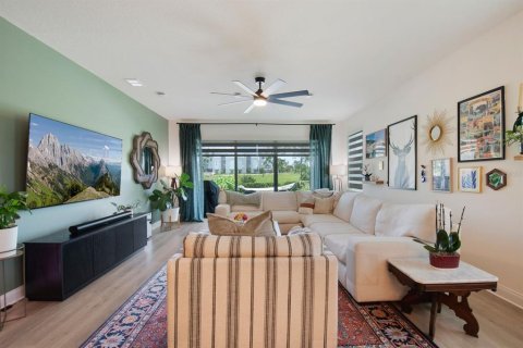 House in Minneola, Florida 4 bedrooms, 207.73 sq.m. № 2217948 - photo 8