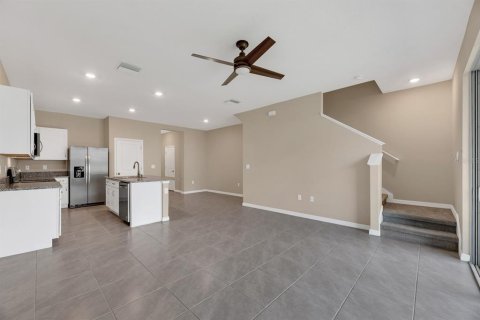 Townhouse in Plant City, Florida 3 bedrooms, 156.17 sq.m. № 2208494 - photo 13