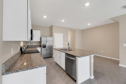 Townhouse in Plant City, Florida 3 bedrooms, 156.17 sq.m. № 2208494 - photo 9