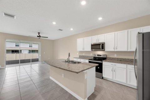 Townhouse in Plant City, Florida 3 bedrooms, 156.17 sq.m. № 2208494 - photo 11