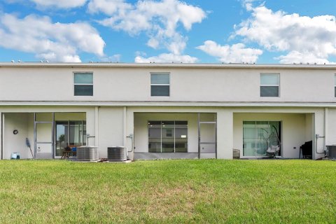 Townhouse in Plant City, Florida 3 bedrooms, 156.17 sq.m. № 2208494 - photo 24
