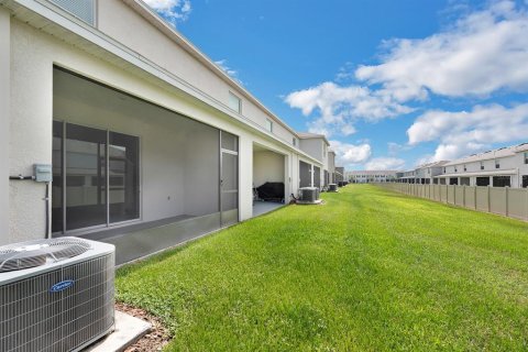Townhouse in Plant City, Florida 3 bedrooms, 156.17 sq.m. № 2208494 - photo 25
