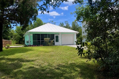 House in Sebastian, Florida 3 bedrooms, 109.81 sq.m. № 2218226 - photo 2