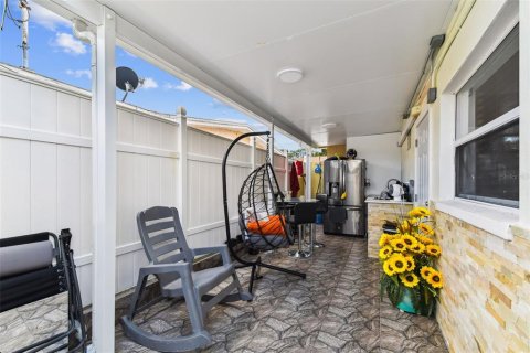 House in Tampa, Florida 5 bedrooms, 140.19 sq.m. № 1904711 - photo 29