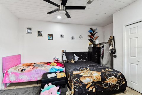 House in Tampa, Florida 5 bedrooms, 140.19 sq.m. № 1904711 - photo 26