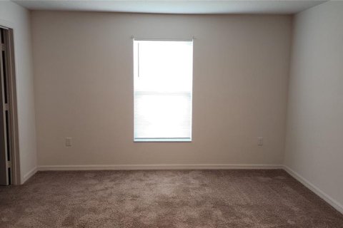 Townhouse in Tavares, Florida 3 bedrooms, 164.62 sq.m. № 2209045 - photo 11