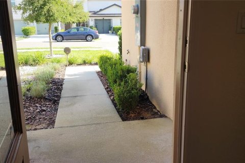 Townhouse in Tavares, Florida 3 bedrooms, 164.62 sq.m. № 2209045 - photo 3