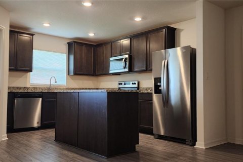 Townhouse in Tavares, Florida 3 bedrooms, 164.62 sq.m. № 2209045 - photo 4