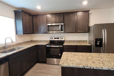Townhouse in Tavares, Florida 3 bedrooms, 164.62 sq.m. № 2209045 - photo 5