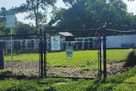 Townhouse in Tavares, Florida 3 bedrooms, 164.62 sq.m. № 2209045 - photo 21