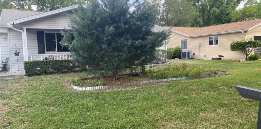 House in Ocala, Florida 2 bedrooms, 153.85 sq.m. № 1651889
