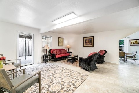 House in Orlando, Florida 3 bedrooms, 109.53 sq.m. № 1679498 - photo 16
