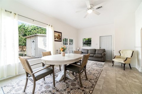 House in Orlando, Florida 3 bedrooms, 109.53 sq.m. № 1679498 - photo 11
