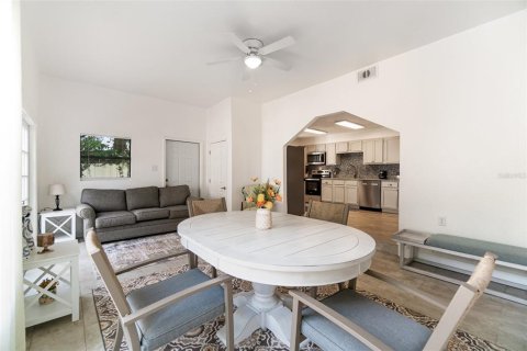 House in Orlando, Florida 3 bedrooms, 109.53 sq.m. № 1679498 - photo 12