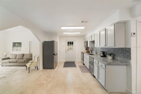 House in Orlando, Florida 3 bedrooms, 109.53 sq.m. № 1679498 - photo 13