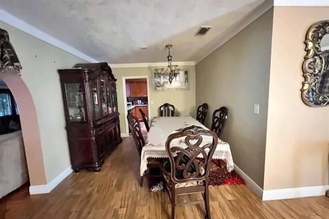 House in Lauderdale Lakes, Florida 4 bedrooms, 194.07 sq.m. № 2429830 - photo 5