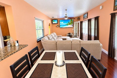 House in Lauderdale Lakes, Florida 4 bedrooms, 194.07 sq.m. № 2429830 - photo 9