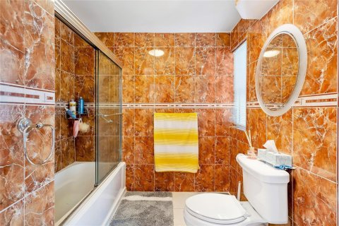 Condo in Hollywood, Florida, 2 bedrooms  № 1993867 - photo 29