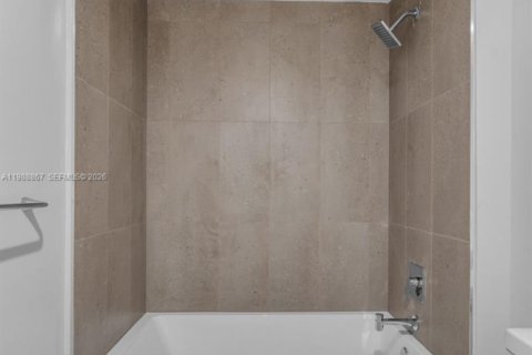 Copropriété à louer à Miami, Floride: 2 chambres № 2153762 - photo 16