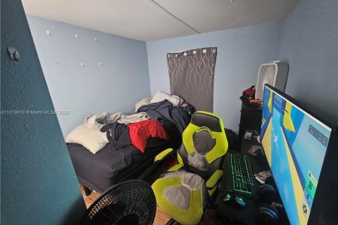 Купить коммерческую недвижимость в Лейк-Уэльс, Флорида № 2020968 - фото 23