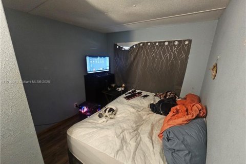 Купить коммерческую недвижимость в Лейк-Уэльс, Флорида № 2020968 - фото 18