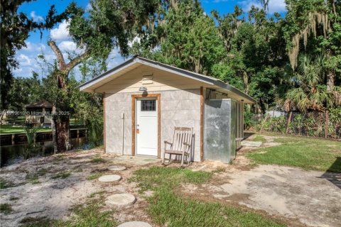 Купить коммерческую недвижимость в Лейк-Уэльс, Флорида № 2020968 - фото 5