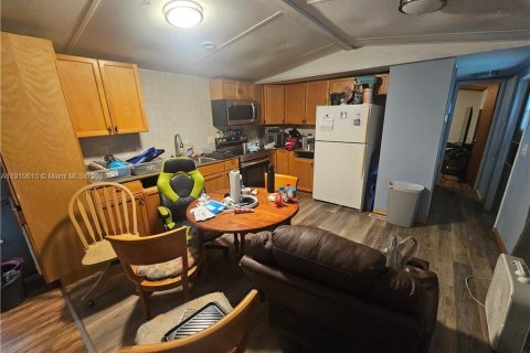 Купить коммерческую недвижимость в Лейк-Уэльс, Флорида № 2020968 - фото 20