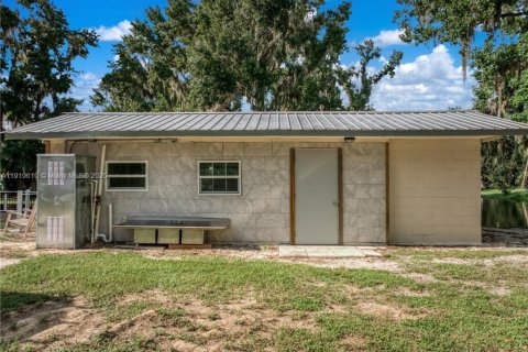 Купить коммерческую недвижимость в Лейк-Уэльс, Флорида № 2020968 - фото 4