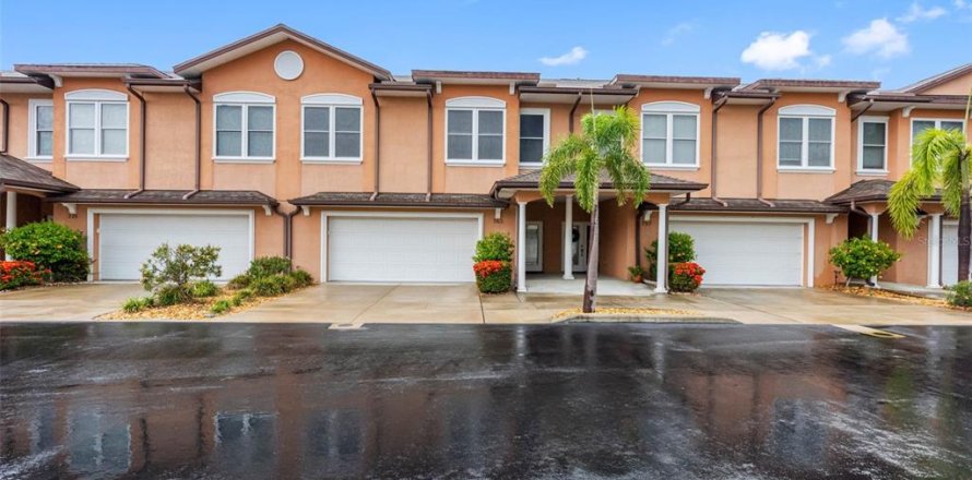 Touwnhouse à Saint Petersburg, Floride 3 chambres, 212.75 m2 № 1906147