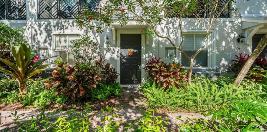 Townhouse in Delray Beach, Florida 3 bedrooms, 148.27 sq.m. № 2086366