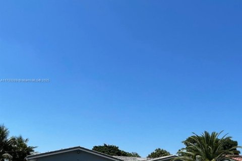 House in Coral Springs, Florida 4 bedrooms, 172.15 sq.m. № 1667441 - photo 4