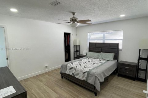House in Coral Springs, Florida 4 bedrooms, 172.15 sq.m. № 1667441 - photo 23