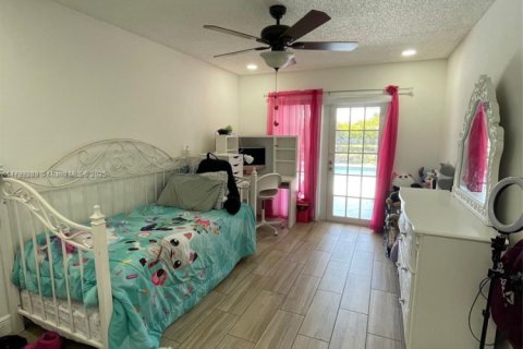 House in Coral Springs, Florida 4 bedrooms, 172.15 sq.m. № 1667441 - photo 22