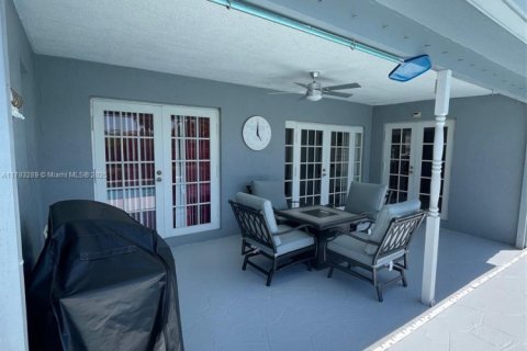 House in Coral Springs, Florida 4 bedrooms, 172.15 sq.m. № 1667441 - photo 29