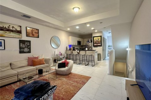 Apartment in Miami, Florida 2 bedrooms, 115.2 sq.m. № 2401526 - photo 2