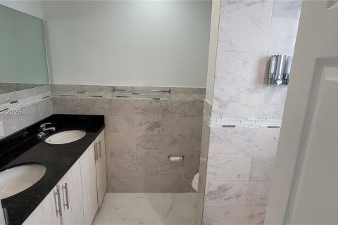 Apartment in Miami, Florida 2 bedrooms, 115.2 sq.m. № 2401526 - photo 11