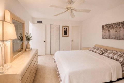 Condominio en venta en Hollywood, Florida, 1 dormitorio, 61.78 m2 № 2152950 - foto 8