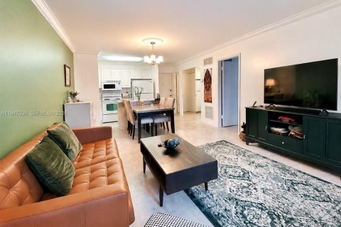 Condominio en venta en Hollywood, Florida, 1 dormitorio, 61.78 m2 № 2152950 - foto 6
