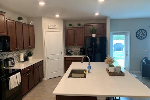 House in Wimauma, Florida 5 bedrooms, 205.78 sq.m. № 2237679 - photo 9