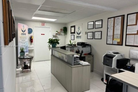 Commercial property in Coral Gables, Florida № 1868574 - photo 3