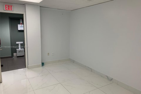 Commercial property in Coral Gables, Florida № 1868574 - photo 7