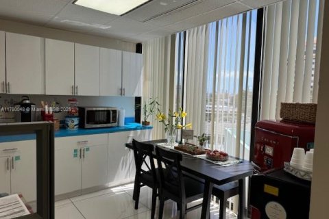 Commercial property in Coral Gables, Florida № 1868574 - photo 5