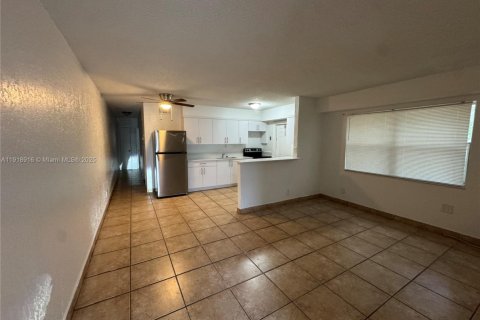 Villa ou maison à louer à Fort Lauderdale, Floride: 3 chambres, 179.12 m2 № 1973297 - photo 7