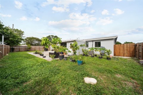 Casa en venta en Pompano Beach, Florida, 4 dormitorios, 119.94 m2 № 2062866 - foto 25